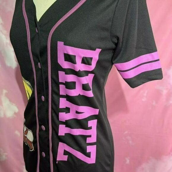 Bratz Baseball Jersey size Medium Bratz Doll Jersey NEW~  purple ~ Cartoon Bratz - Picture 6 of 16